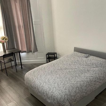 Chosen Rocky Lane Private Rooms Liverpool Buitenkant foto