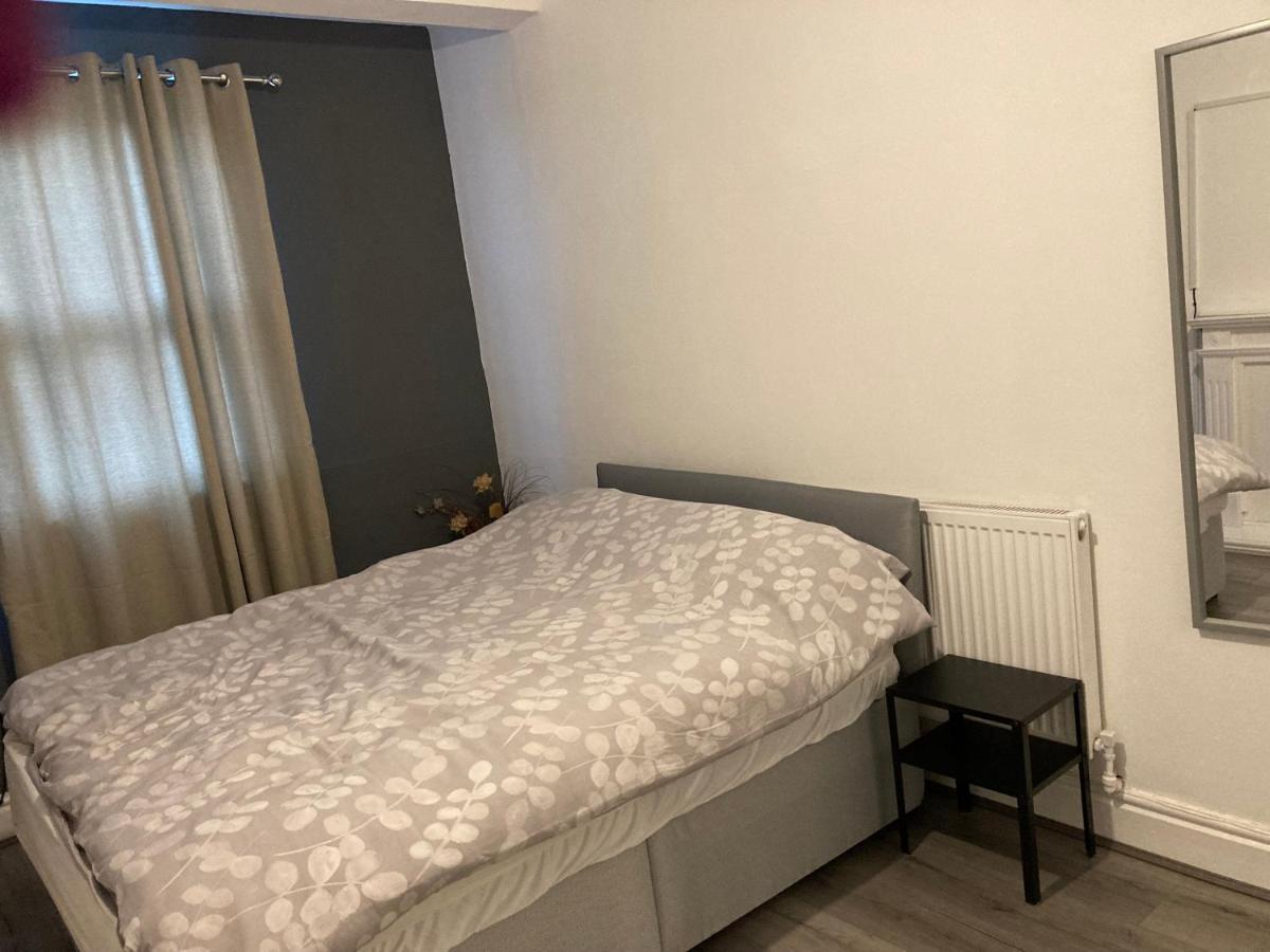 Chosen Rocky Lane Private Rooms Liverpool Buitenkant foto