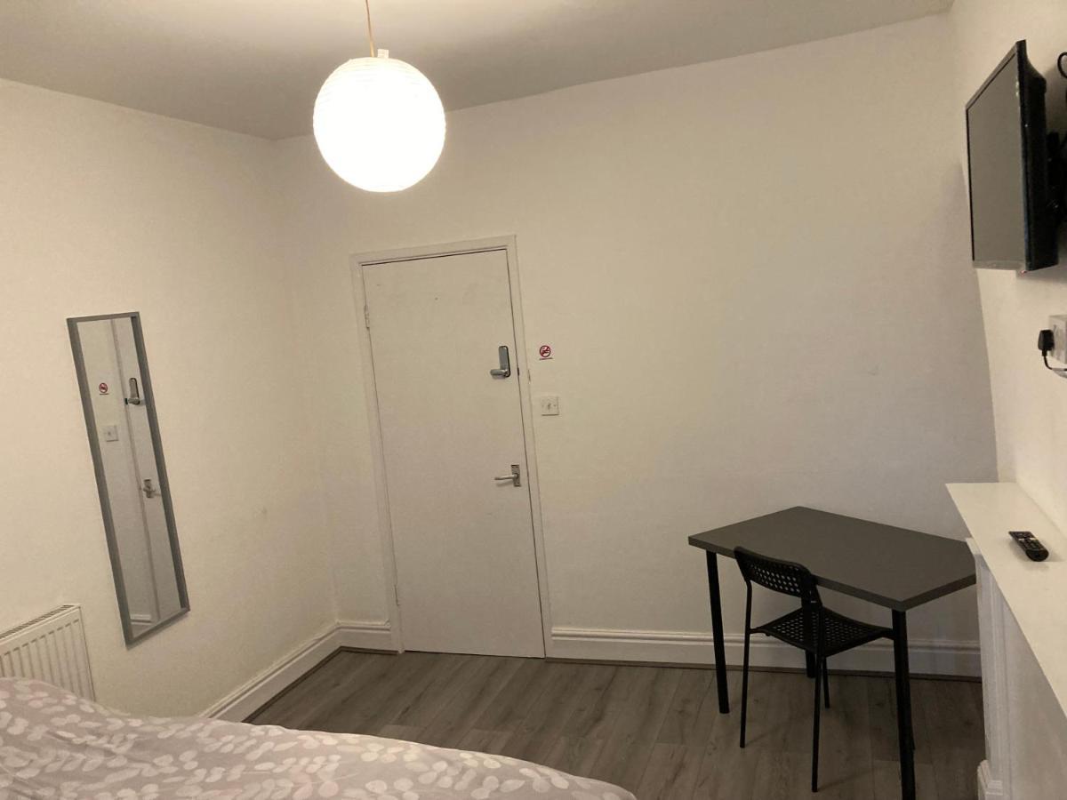 Chosen Rocky Lane Private Rooms Liverpool Buitenkant foto