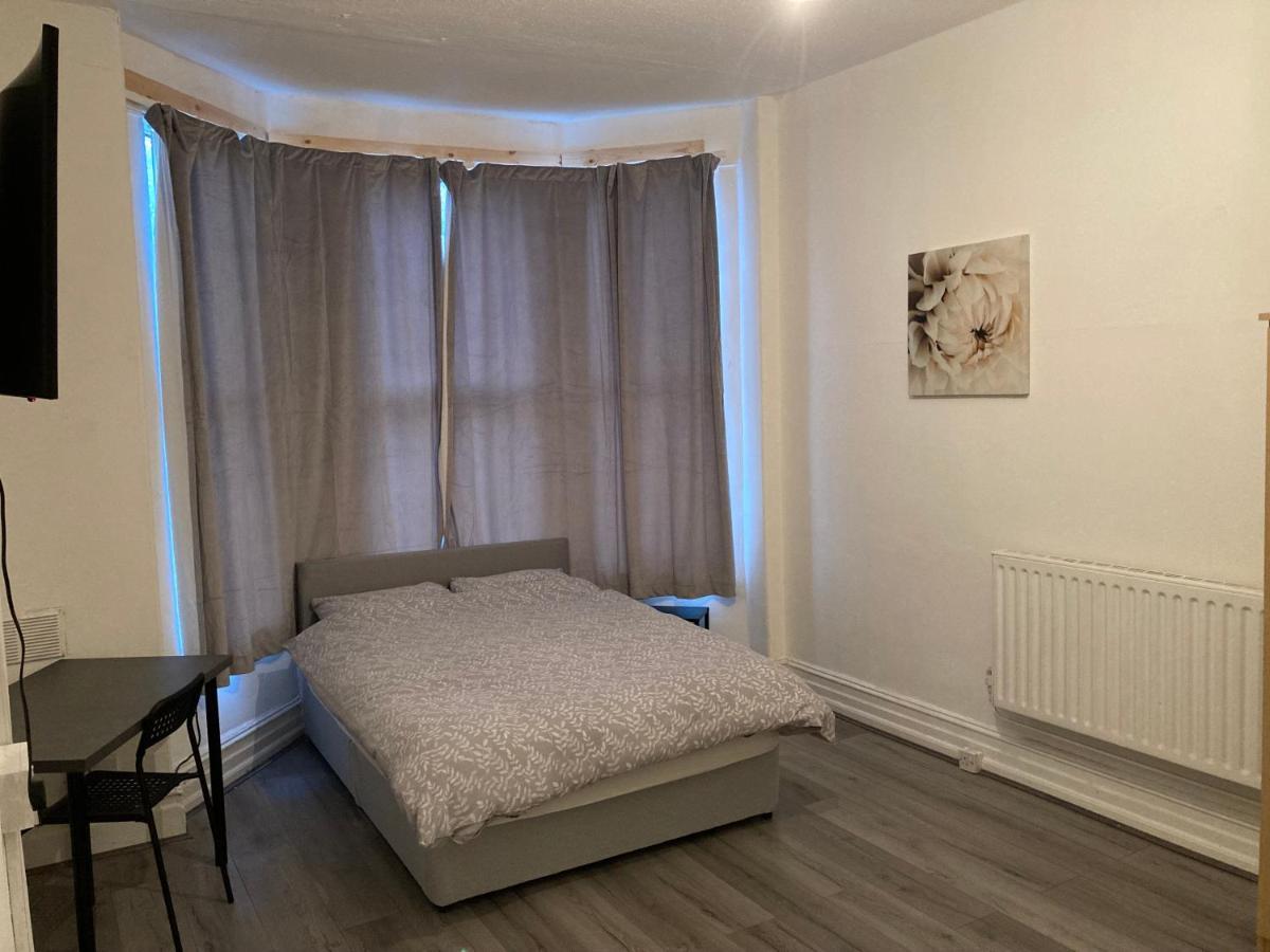 Chosen Rocky Lane Private Rooms Liverpool Buitenkant foto