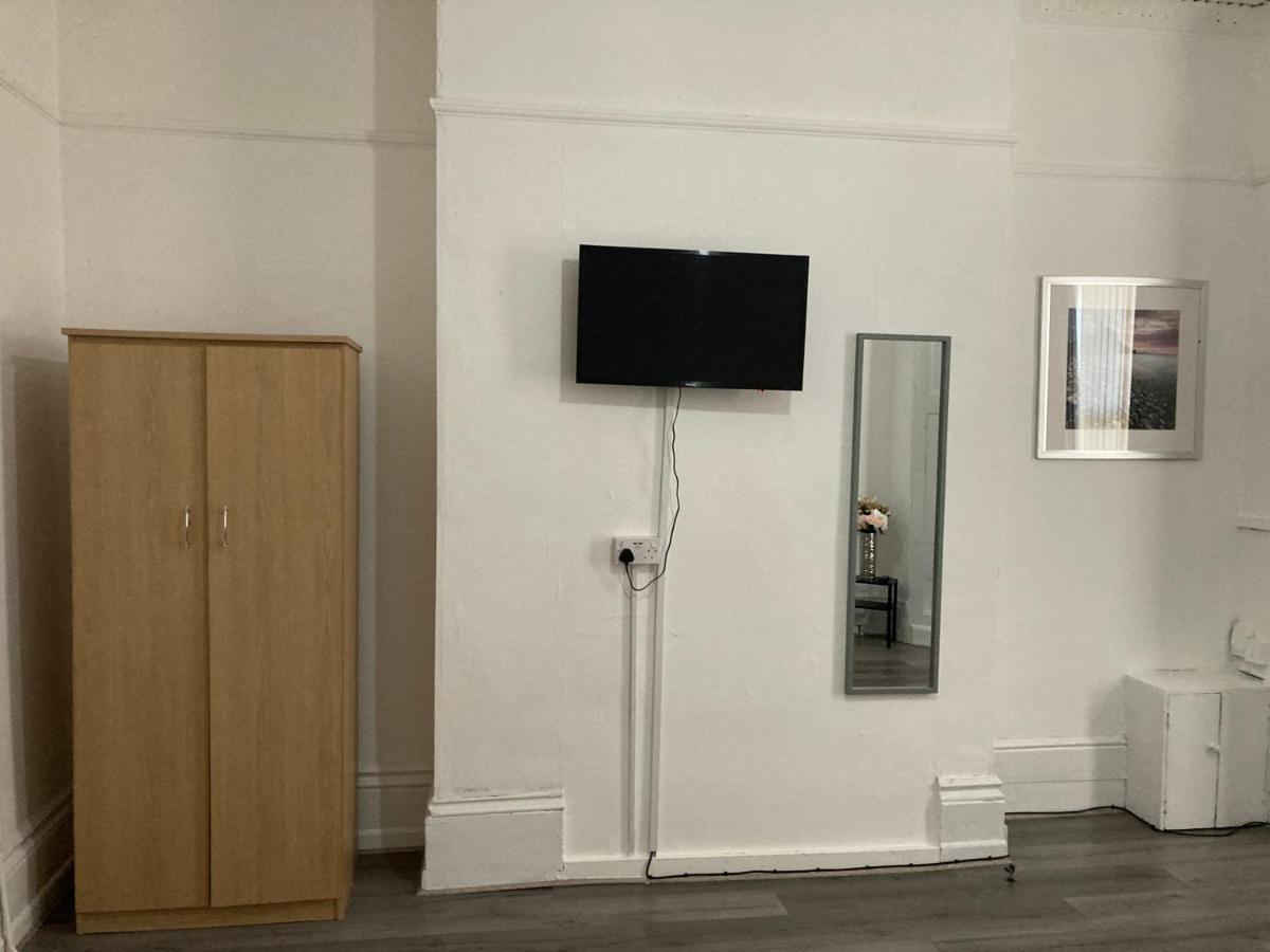 Chosen Rocky Lane Private Rooms Liverpool Buitenkant foto