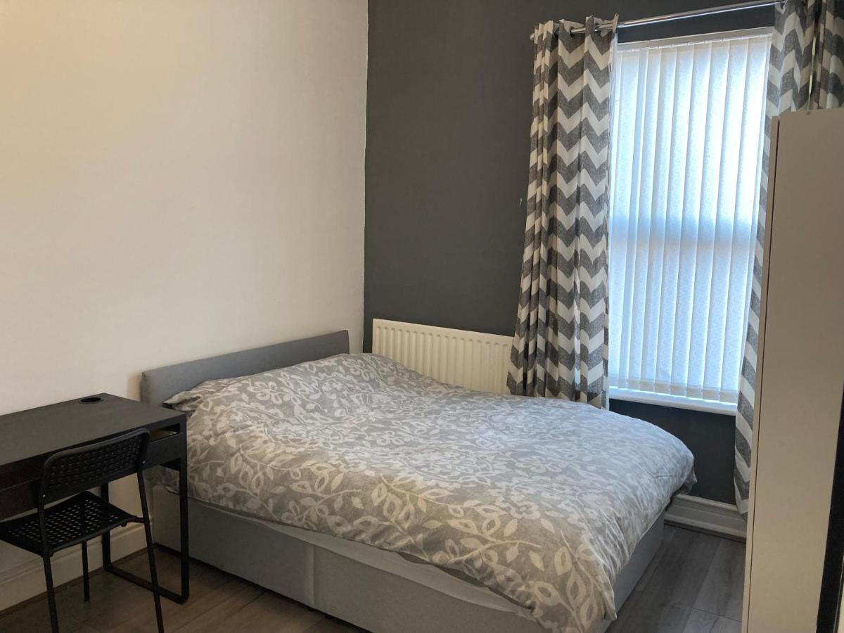 Chosen Rocky Lane Private Rooms Liverpool Buitenkant foto