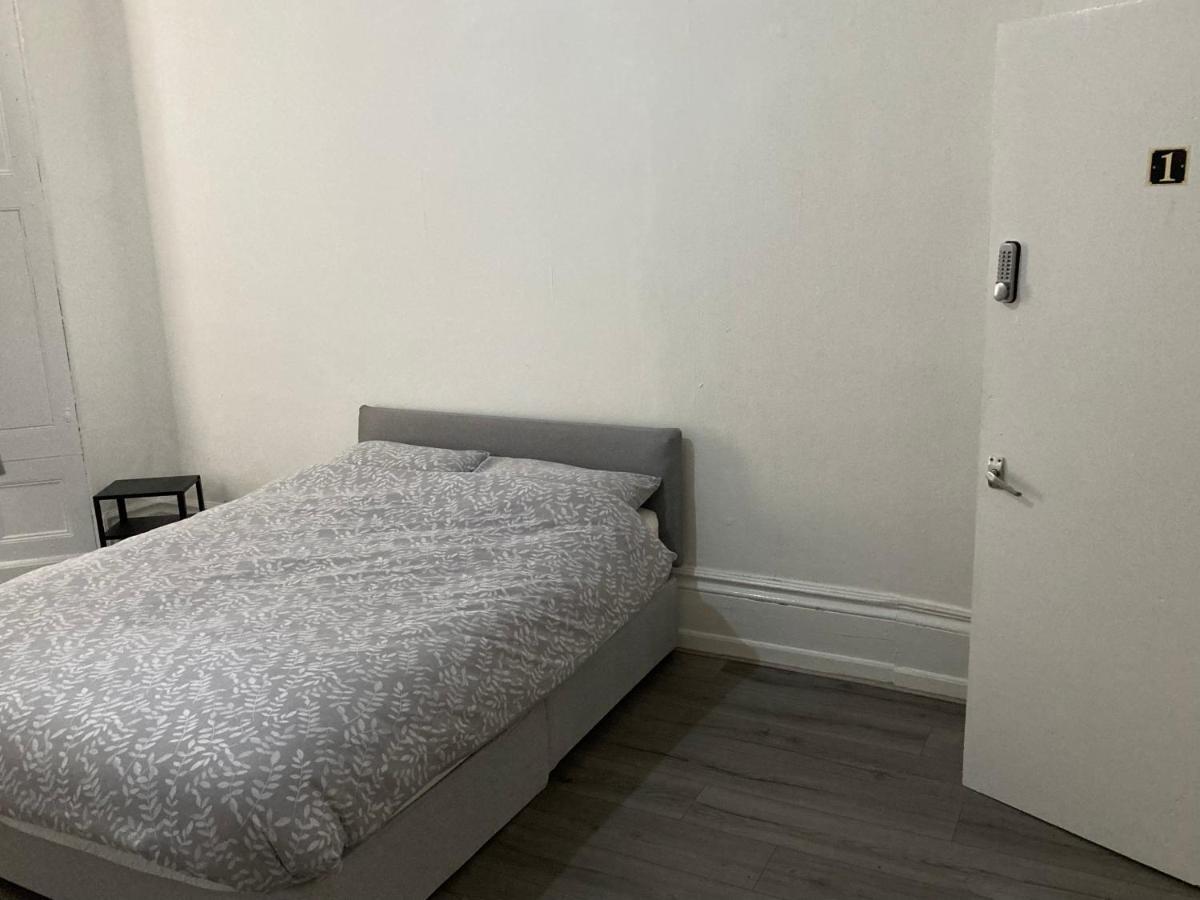 Chosen Rocky Lane Private Rooms Liverpool Buitenkant foto