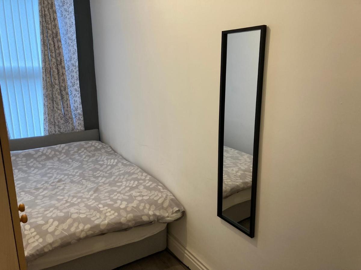 Chosen Rocky Lane Private Rooms Liverpool Buitenkant foto