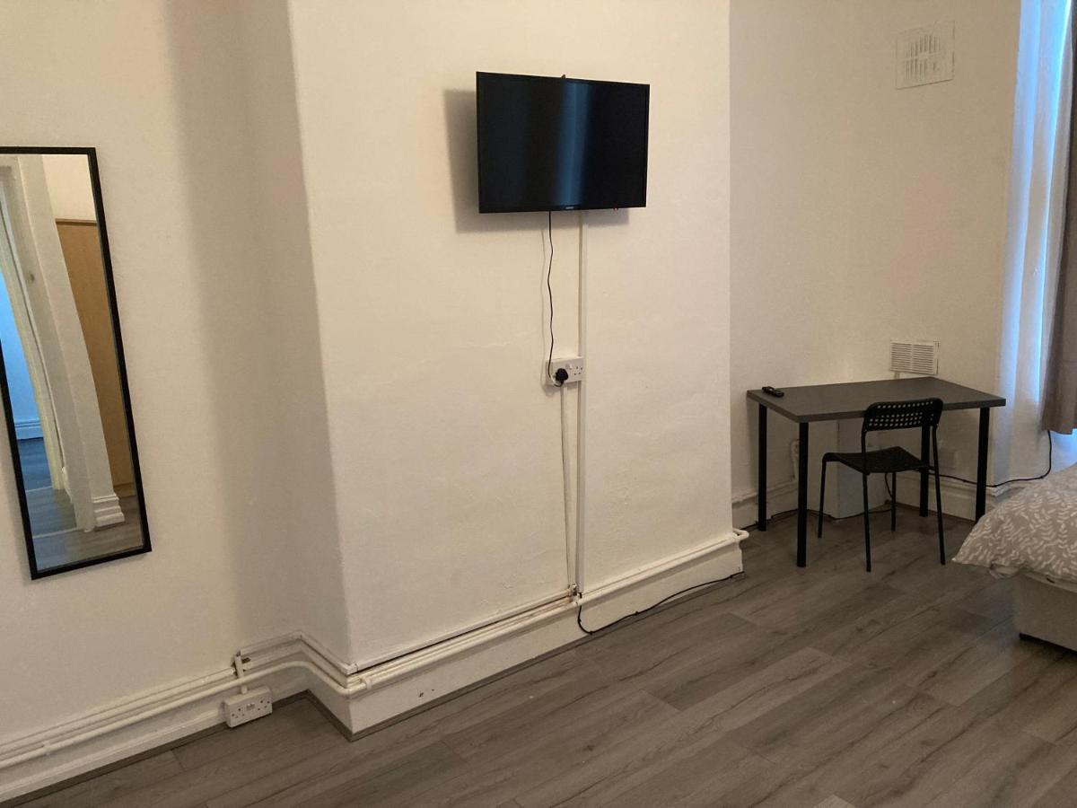Chosen Rocky Lane Private Rooms Liverpool Buitenkant foto